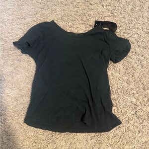 Brandy Melville women’s basic hailie black cropped t shirt